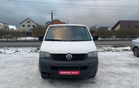Volkswagen Transporter T5 рестайлинг, 2004 год, 650 000 рублей, 1 фотография