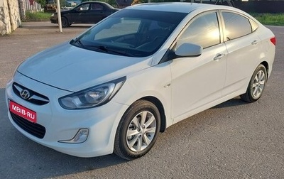 Hyundai Solaris II рестайлинг, 2011 год, 650 000 рублей, 1 фотография