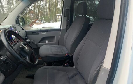 Volkswagen Transporter T5 рестайлинг, 2004 год, 650 000 рублей, 10 фотография