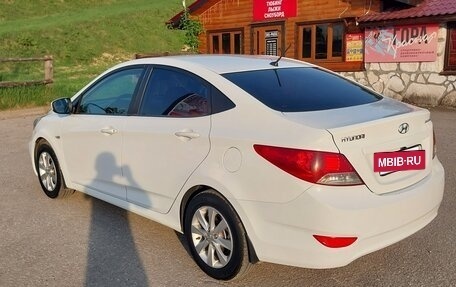 Hyundai Solaris II рестайлинг, 2011 год, 650 000 рублей, 4 фотография