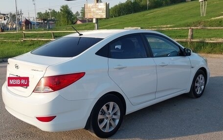 Hyundai Solaris II рестайлинг, 2011 год, 650 000 рублей, 3 фотография