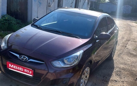 Hyundai Solaris II рестайлинг, 2011 год, 530 000 рублей, 2 фотография