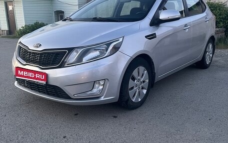KIA Rio III рестайлинг, 2013 год, 830 000 рублей, 1 фотография