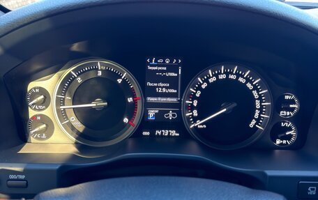 Toyota Land Cruiser 200, 2019 год, 8 700 000 рублей, 5 фотография
