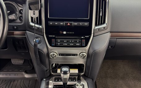 Toyota Land Cruiser 200, 2019 год, 8 700 000 рублей, 16 фотография