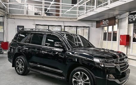 Toyota Land Cruiser 200, 2019 год, 8 700 000 рублей, 21 фотография