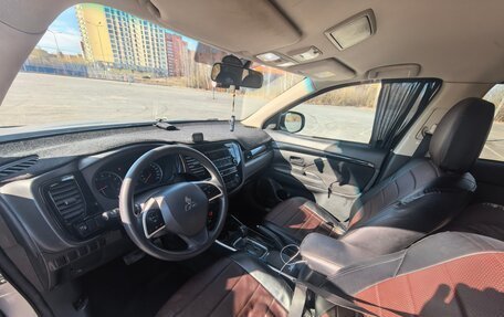 Mitsubishi Outlander III рестайлинг 3, 2018 год, 1 650 000 рублей, 12 фотография