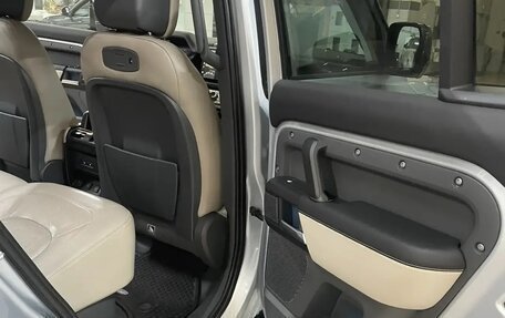 Land Rover Defender II, 2021 год, 8 900 000 рублей, 10 фотография