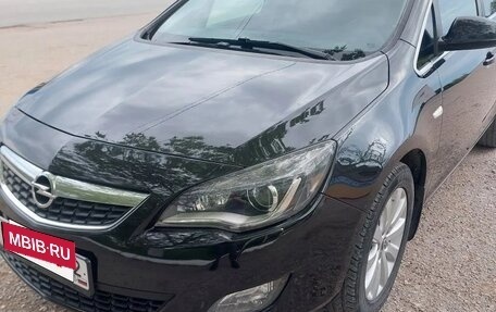 Opel Astra J, 2011 год, 850 000 рублей, 2 фотография