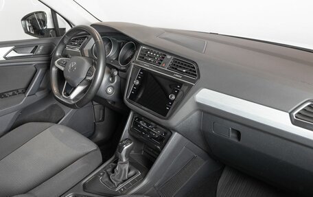 Volkswagen Tiguan II, 2021 год, 2 844 400 рублей, 7 фотография