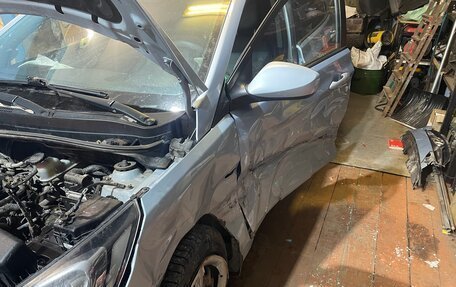 Hyundai Solaris II рестайлинг, 2012 год, 260 000 рублей, 5 фотография