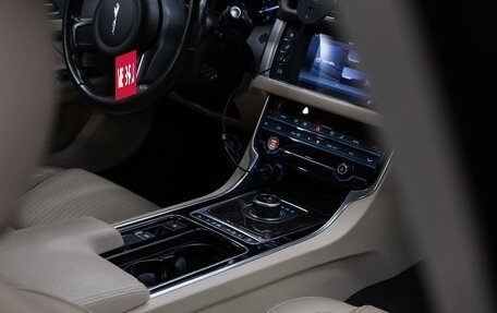 Jaguar XF II, 2016 год, 3 500 000 рублей, 9 фотография