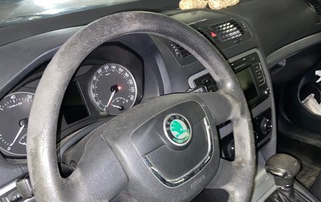 Skoda Octavia, 2012 год, 800 000 рублей, 10 фотография
