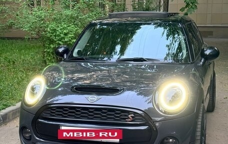 MINI Hatch, 2018 год, 1 900 000 рублей, 2 фотография