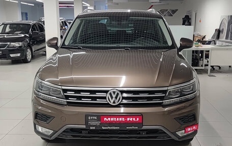 Volkswagen Tiguan II, 2017 год, 2 388 000 рублей, 2 фотография