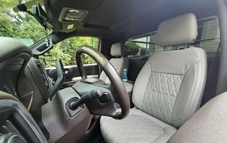 Chevrolet Silverado, 2019 год, 6 600 000 рублей, 3 фотография