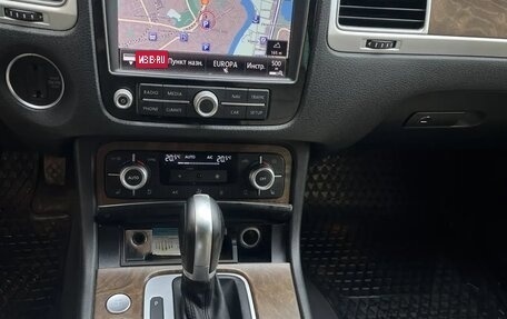 Volkswagen Touareg III, 2015 год, 2 900 000 рублей, 10 фотография