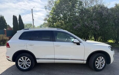 Volkswagen Touareg III, 2011 год, 1 750 000 рублей, 3 фотография