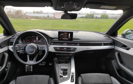 Audi A4, 2017 год, 2 300 000 рублей, 11 фотография