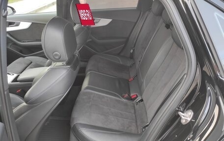 Audi A4, 2017 год, 2 300 000 рублей, 10 фотография
