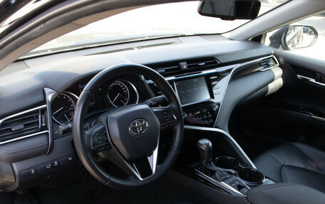Toyota Camry, 2020 год, 2 248 000 рублей, 11 фотография
