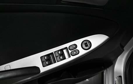 Hyundai Solaris II рестайлинг, 2014 год, 945 000 рублей, 19 фотография
