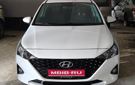 Hyundai Solaris II рестайлинг, 2021 год, 1 250 000 рублей, 1 фотография
