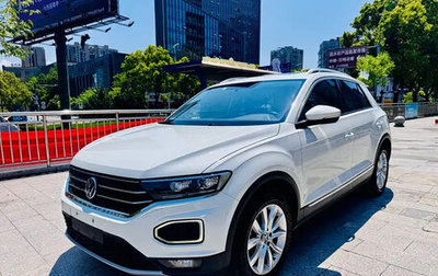 Volkswagen T-Roc I, 2023 год, 1 300 000 рублей, 1 фотография