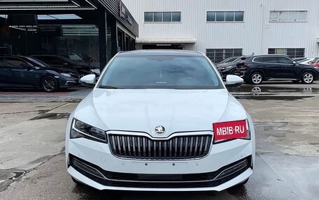 Skoda Superb III рестайлинг, 2022 год, 1 850 018 рублей, 1 фотография