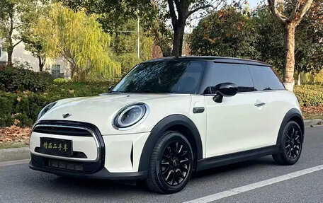 MINI Hatch, 2021 год, 1 620 000 рублей, 1 фотография