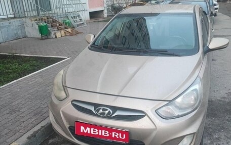 Hyundai Solaris II рестайлинг, 2012 год, 850 000 рублей, 1 фотография