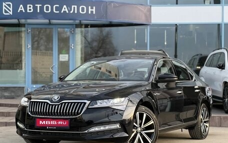 Skoda Superb III рестайлинг, 2025 год, 3 890 000 рублей, 1 фотография
