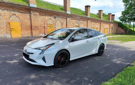 Toyota Prius IV XW50, 2015 год, 1 450 123 рублей, 1 фотография