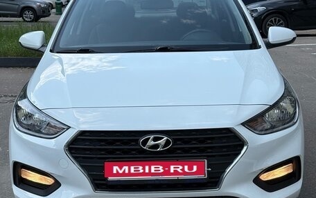 Hyundai Solaris II рестайлинг, 2018 год, 1 000 000 рублей, 1 фотография