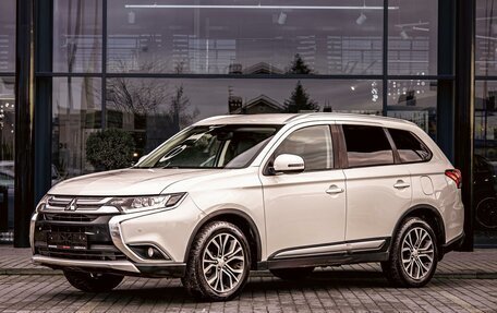 Mitsubishi Outlander III рестайлинг 3, 2018 год, 1 645 000 рублей, 1 фотография