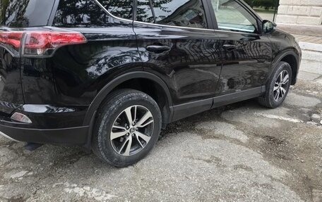 Toyota RAV4, 2017 год, 1 955 000 рублей, 2 фотография