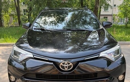 Toyota RAV4, 2019 год, 2 690 000 рублей, 2 фотография