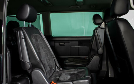 Volkswagen Multivan T6 рестайлинг, 2018 год, 3 535 000 рублей, 10 фотография