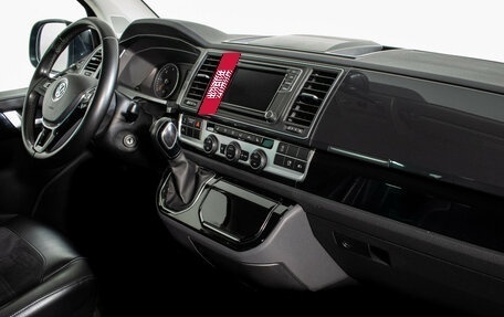 Volkswagen Multivan T6 рестайлинг, 2018 год, 3 535 000 рублей, 11 фотография