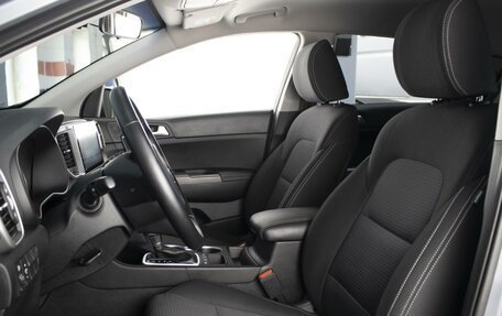 KIA Sportage IV рестайлинг, 2021 год, 2 565 000 рублей, 10 фотография