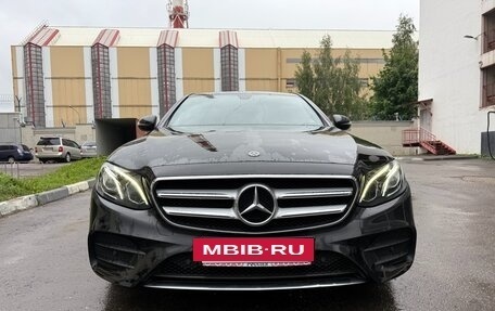 Mercedes-Benz E-Класс, 2019 год, 2 550 000 рублей, 2 фотография