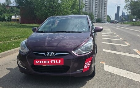 Hyundai Solaris II рестайлинг, 2012 год, 900 000 рублей, 3 фотография
