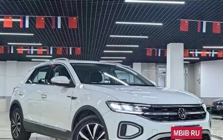 Volkswagen T-Roc I, 2023 год, 1 710 420 рублей, 3 фотография