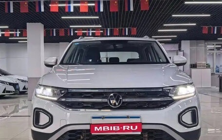 Volkswagen T-Roc I, 2023 год, 1 710 420 рублей, 2 фотография