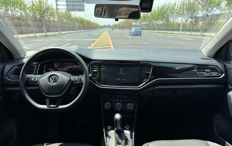 Volkswagen T-Roc I, 2022 год, 1 863 000 рублей, 5 фотография