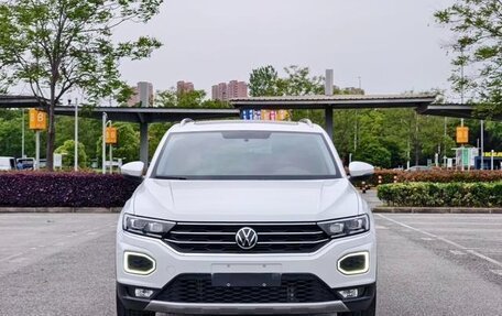 Volkswagen T-Roc I, 2022 год, 1 521 000 рублей, 2 фотография