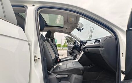 Volkswagen T-Roc I, 2022 год, 1 521 000 рублей, 8 фотография