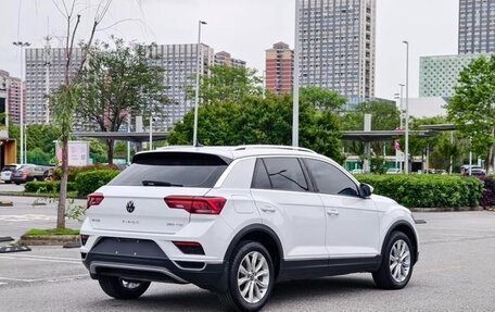 Volkswagen T-Roc I, 2022 год, 1 521 000 рублей, 4 фотография