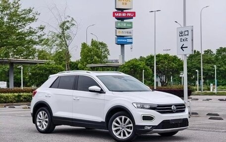 Volkswagen T-Roc I, 2022 год, 1 521 000 рублей, 3 фотография
