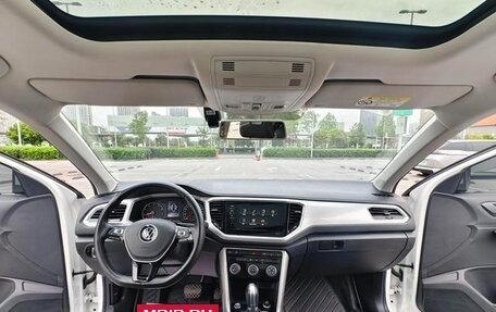 Volkswagen T-Roc I, 2022 год, 1 521 000 рублей, 7 фотография